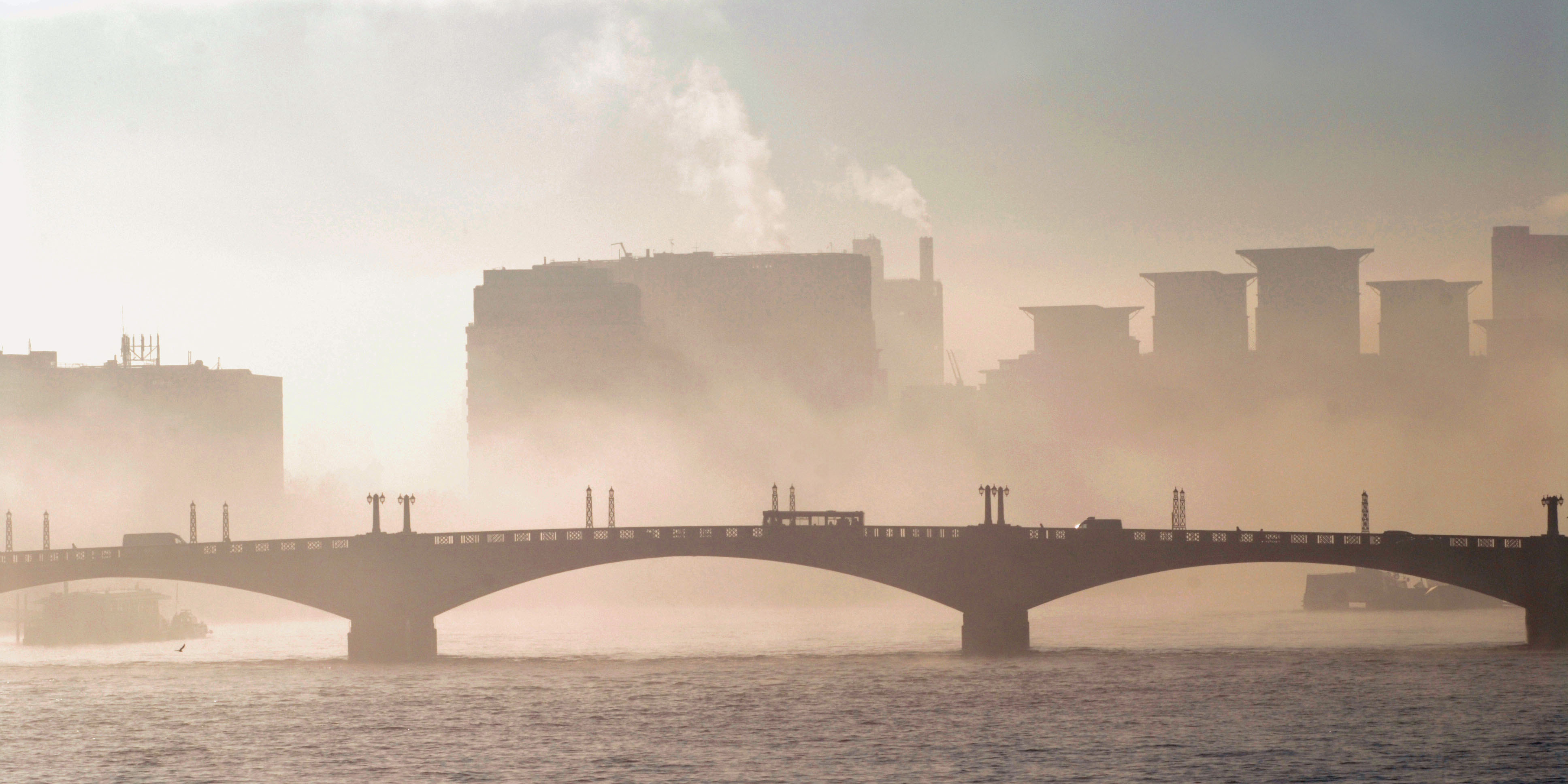 High Pollution Alert Triggered In London London City Hall   T001 03802 18x9 